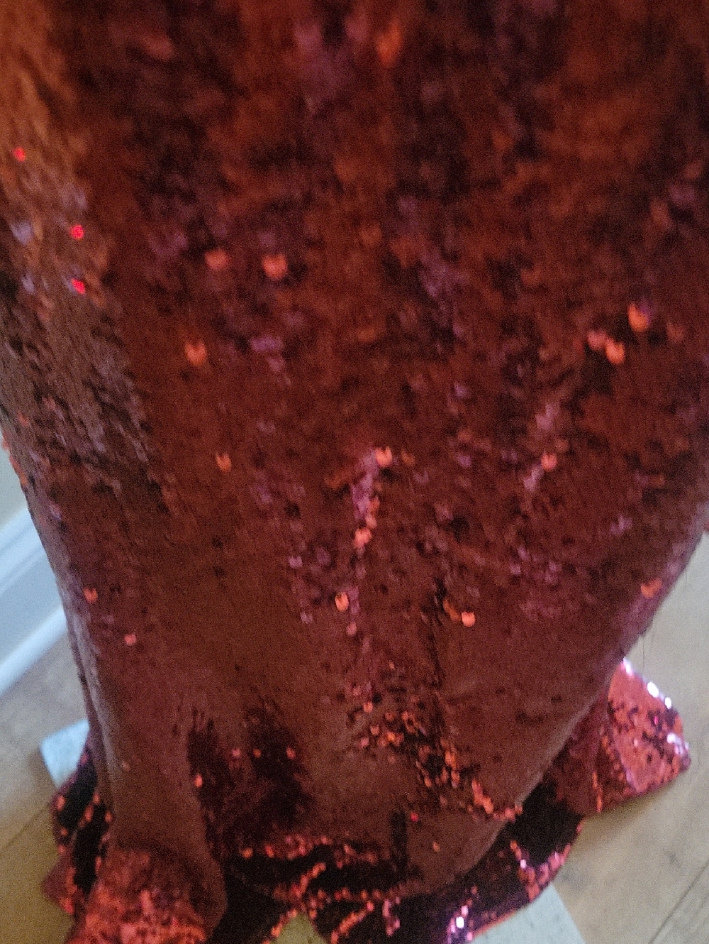 Elegant Burgundy Sequin Halter Evening Dress - Picture 4 of 6